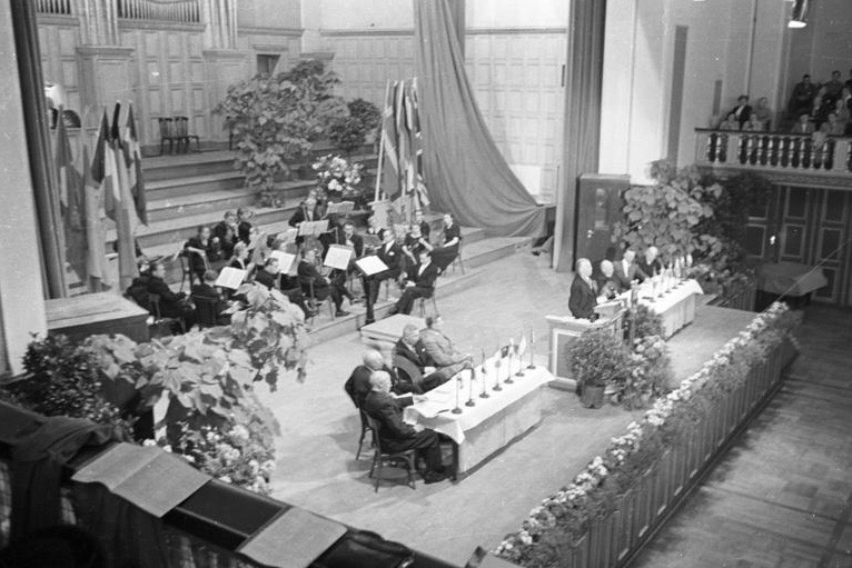 18571_Historisches_Bild_vom_Kongress_Palais_Ka_original.jpg