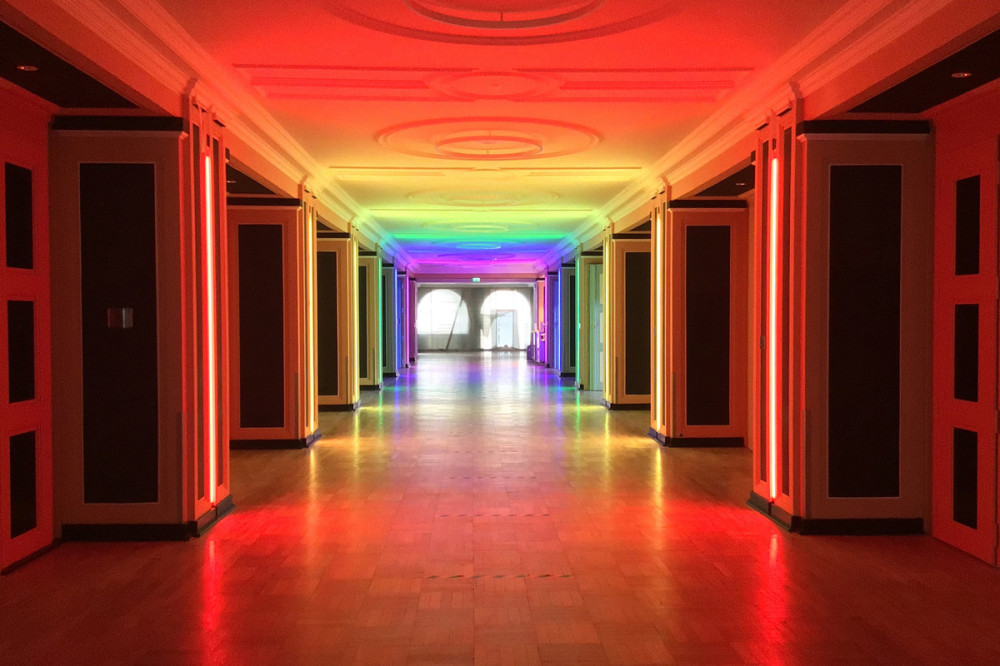 2021_grosse-Wandelhalle-LED.jpg