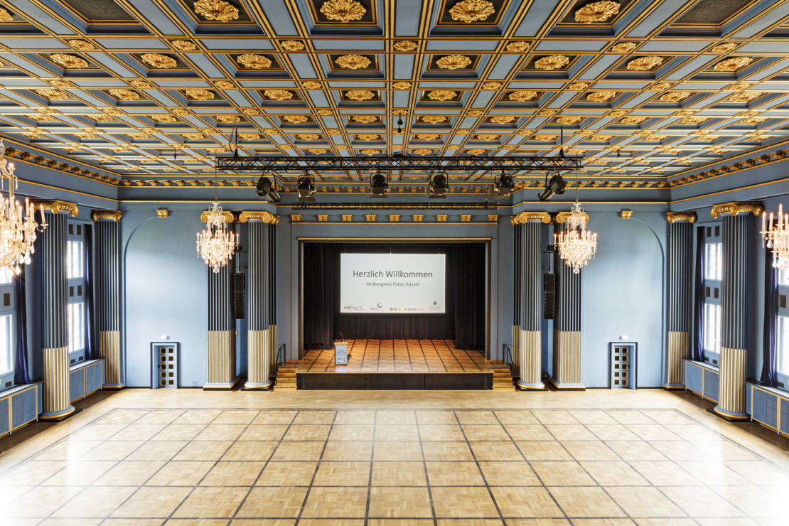 buehne17843blauersaaloriginal_376033_4560_1648132705