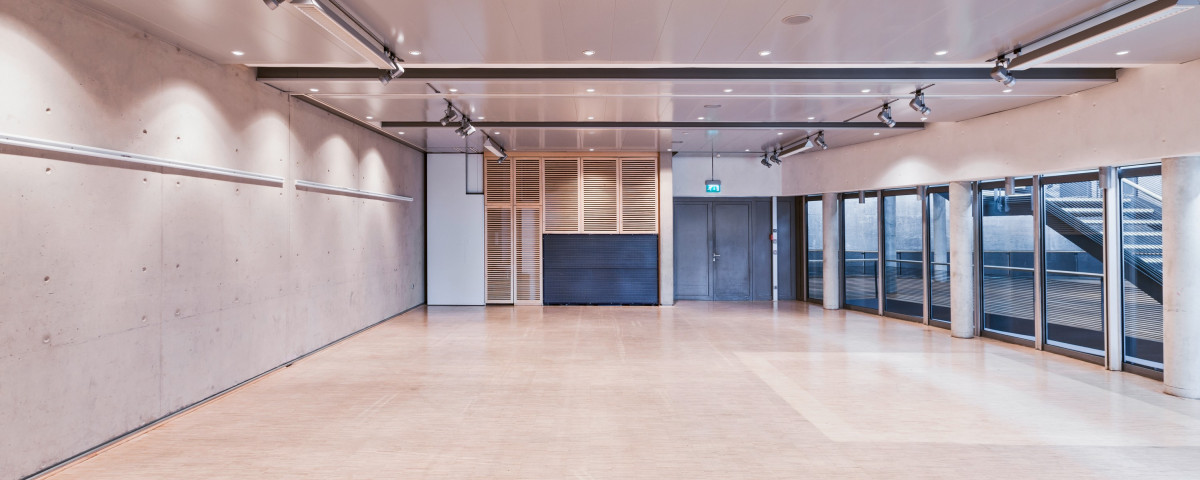 Der Aschrottsaal aus Sicht der Vortragsseite.