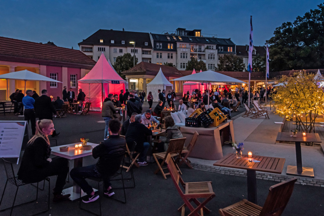 Open-Air Betriebsfeier im Kassel Kongress Palais am Abend