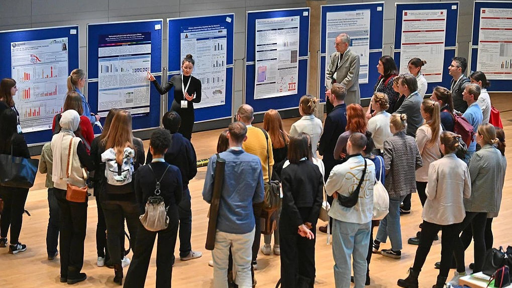 © Posterpräsentation DGE, Foto Christian Augustin.jpg