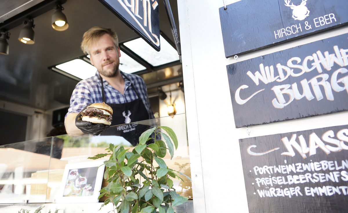 Verpflegungsmöglichkeiten über Food Trucks bei Veranstaltungen über Kongress Palais.